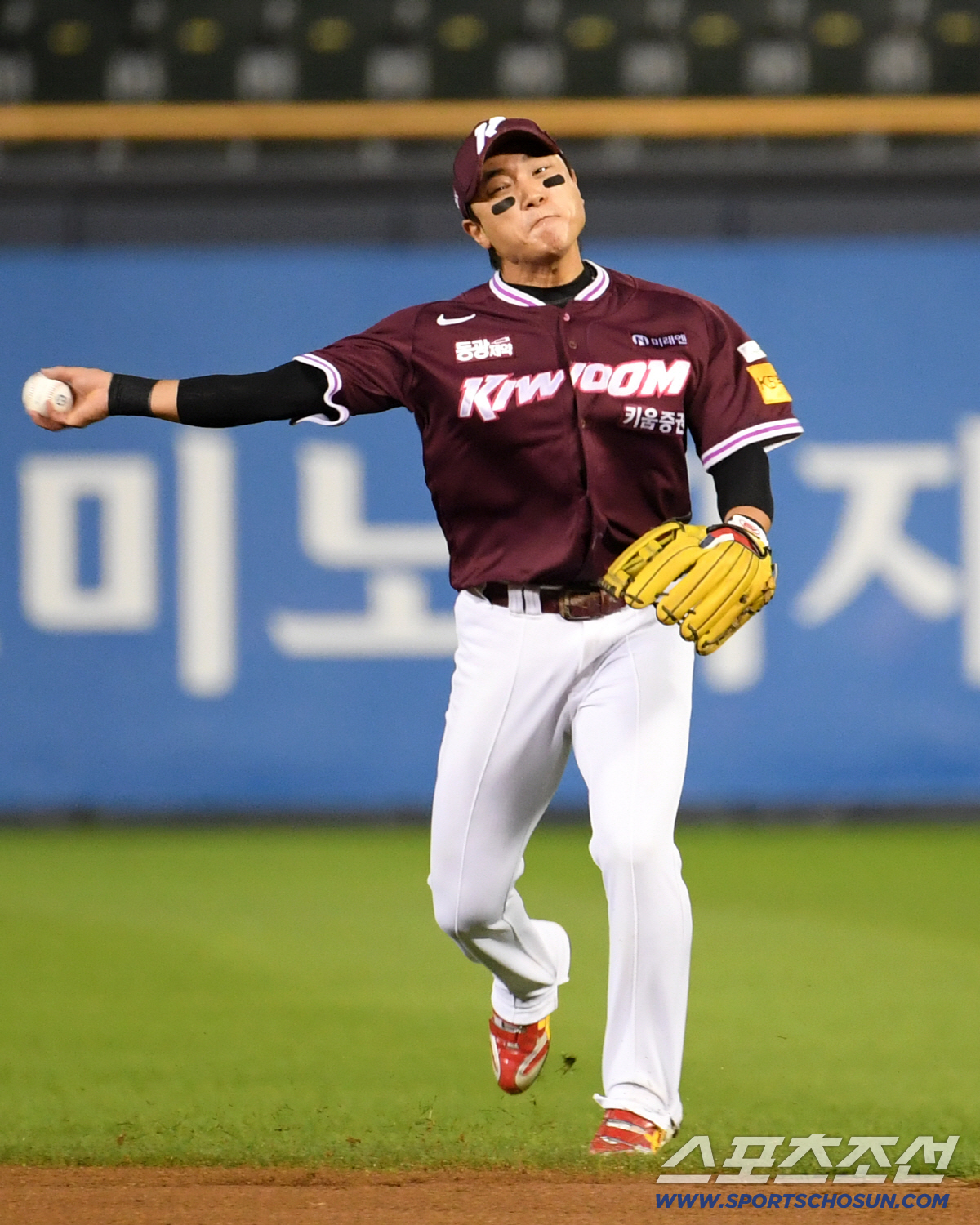[포토] 김태진 '어려운 타구 처리'