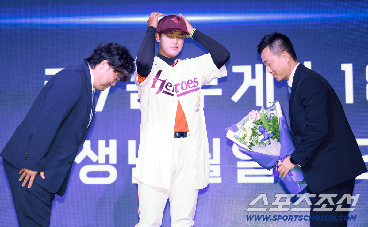 ML 오퍼 받았지만, 전격 '키움행' 결정, 안우진도 한몫 했다? "DM…