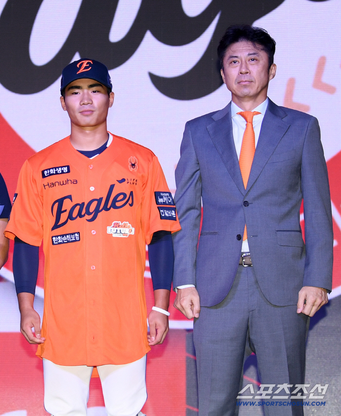 "처음부터 오재원 이었다"…장내 술렁인 2순위 파격 행보, 한화의 선택은 확고했다