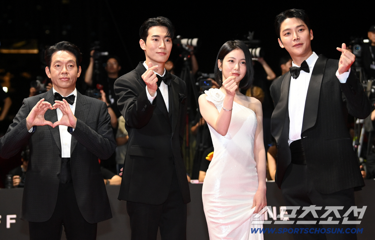 [SC-BIFF] "품격 있고 풍요로워"…서른 살 된 부국제, 이병헌·손…