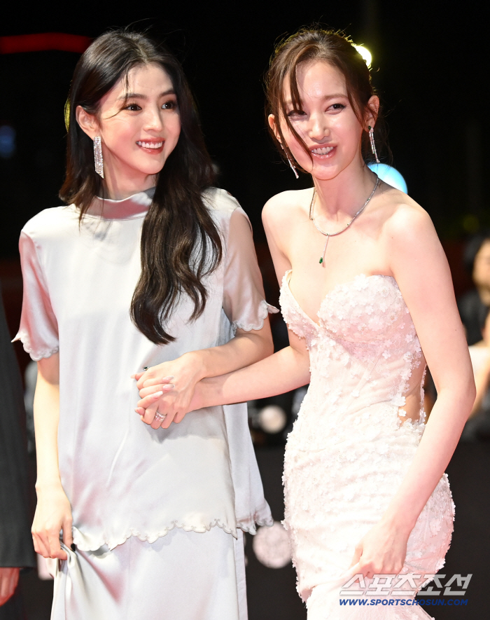 [SC-BIFF] 단아한 한소희vs매혹적인 전종서…올해도 ★쏟아진 부산의 밤(종합)