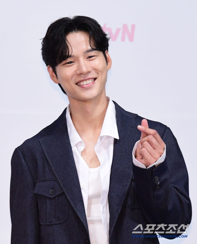 [SC이슈] 윤지온, 만취 오토바이 운전 적발→SNS 사과…채널A 신작 …