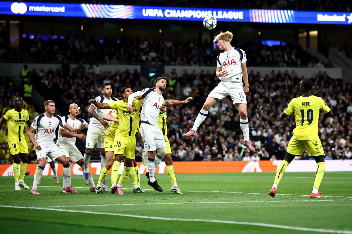 알리처럼 되지마! 훈남 미드필더 '뮌헨맨'에 극찬 받았다→나이 듣고 깜짝…