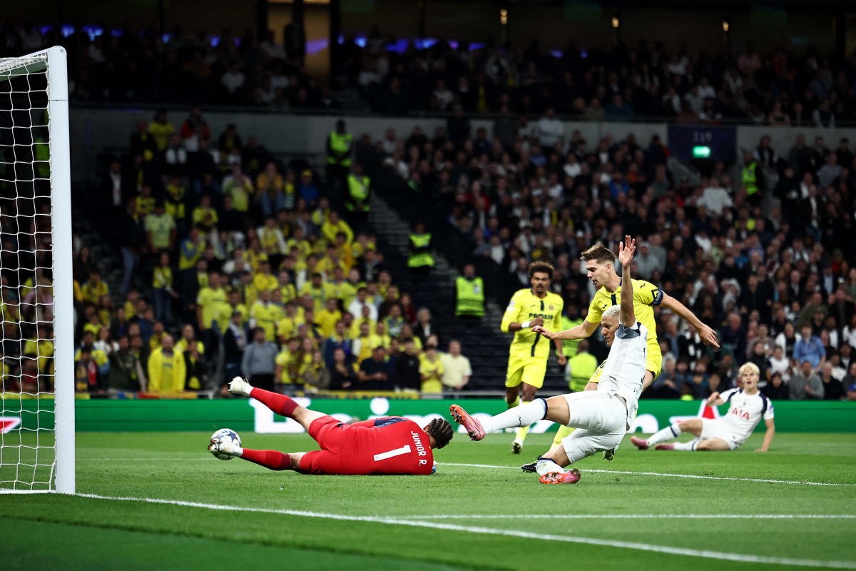 알리처럼 되지마! 훈남 미드필더 '뮌헨맨'에 극찬 받았다→나이 듣고 깜짝…