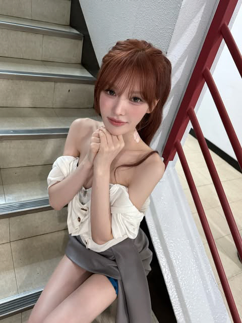 [SCin스타] 레드벨벳 웬디, 오프숄더 자태에 반전매력 몸매 ‘시선 강…