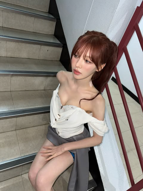 [SCin스타] 레드벨벳 웬디, 오프숄더 자태에 반전매력 몸매 ‘시선 강…