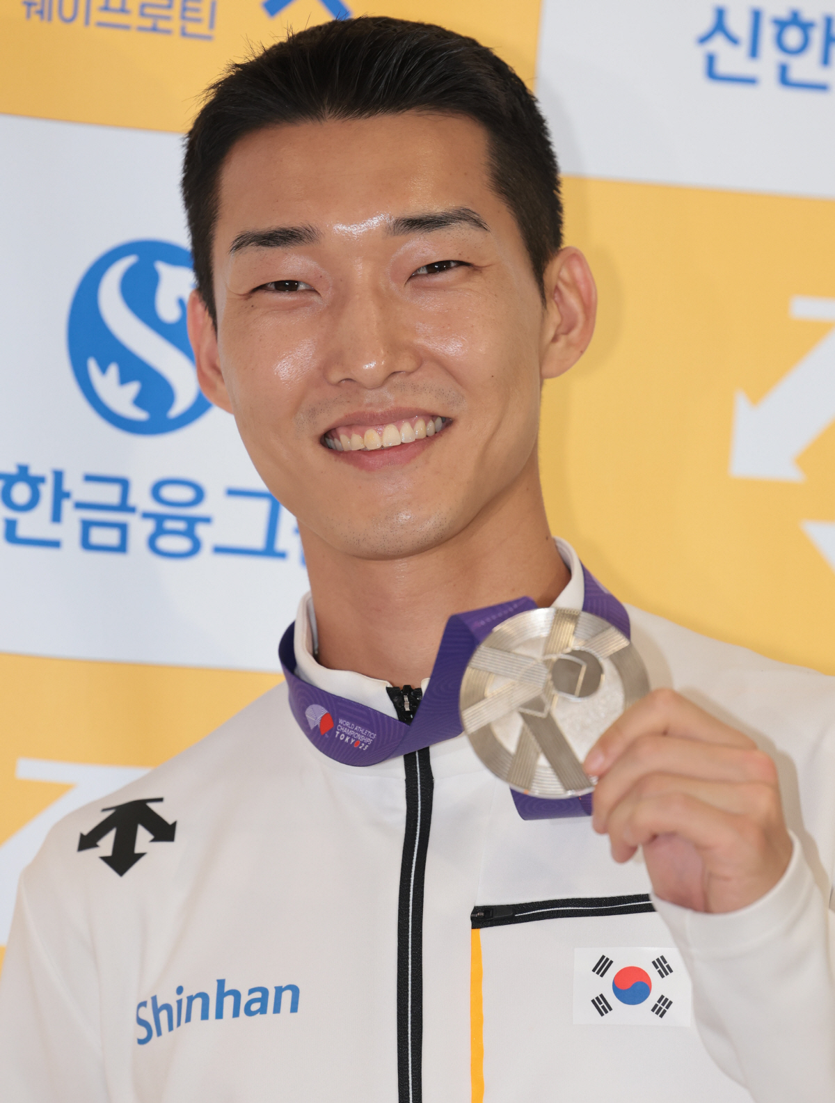 "목표는 LA올림픽!" 더 높은 곳을 바라보는 '세계선수권 銀' 우상혁 …