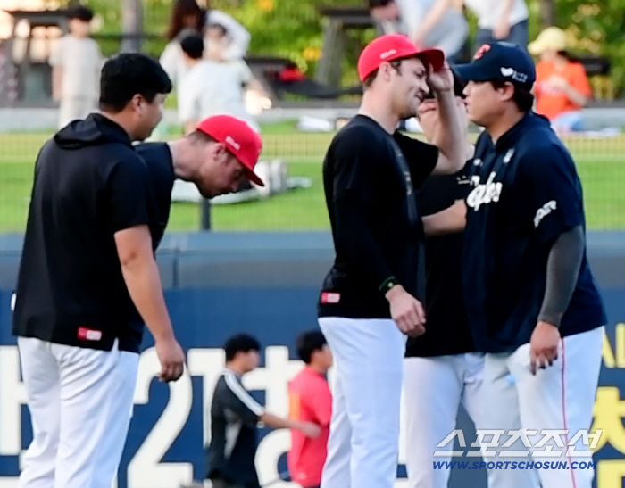 '폰네류양올문’ 초호화 정상회담, 19살 정우주도 당당히 합석 [광주 현…