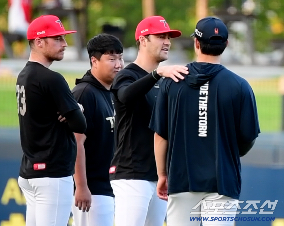 '폰네류양올문’ 초호화 정상회담, 19살 정우주도 당당히 합석 [광주 현…
