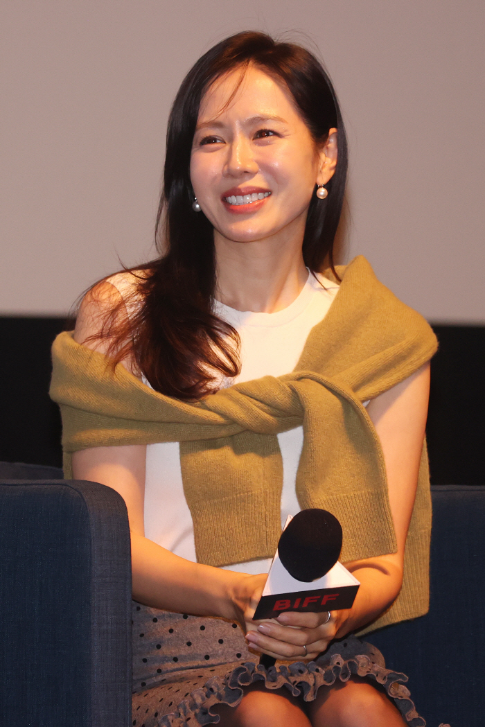 [SC-BIFF] 손예진 "첫 번째 부국제? 드레스만 기억 나, 다이어트 혹독하게 해"