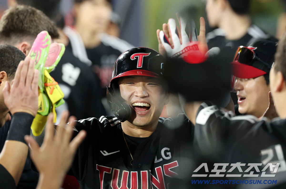 0-0 선제타, 2-2 결승타. 주장의 3안타 2타점 솔선수범. "한화 …
