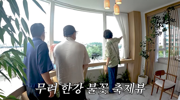 김준호♥김지민, 77평 한강뷰 신혼집 자랑 