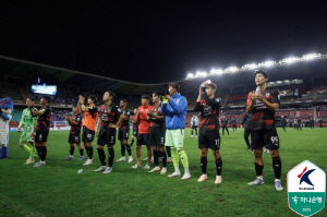 '로테이션 돌려도 강하다'...'2003년생 이동협 결승골' 포항, 빠툼 원정 1-0 승리→ACL2 조별리그 첫 승 신고[ACL2 리뷰]