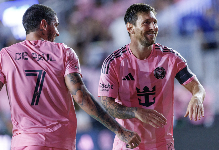 쏘니 나랑 여기서 은퇴하자! 메시, 인터 마이애미와 계약 연장…"다년 계약 마무리 단계"→세부 사항만 남았다