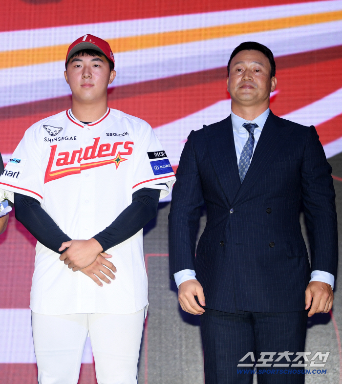 104K 동안 볼넷 단 9개, 이러니 '청라돔 에이스' 기대한다, "많이 참고한 선수는…"