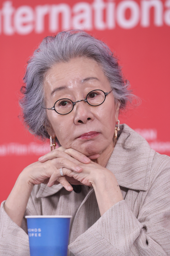 [SC-BIFF] '子 동성 결혼 고백' 윤여정 "동성애·이성애 모두 평등해야, 아직 한국은 더 나아가지 못해"