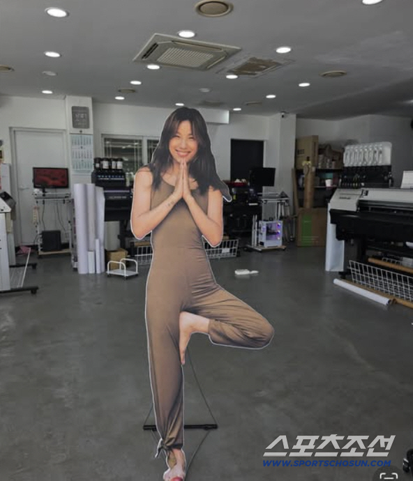 이효리, 새벽 수업도 직접 맡는다..10월 요가 정규권 오픈
