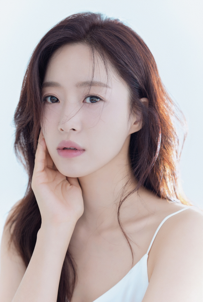 ‘여왕의 집’ 함은정 “촬영 중 무릎 인대 파열…전치 8주 진단에 휠체어 타고 극비 촬영”