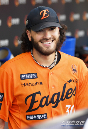 롯데가 따라왔는데 또 '5전 5패' 폰세라니…역대 최고 외인? 