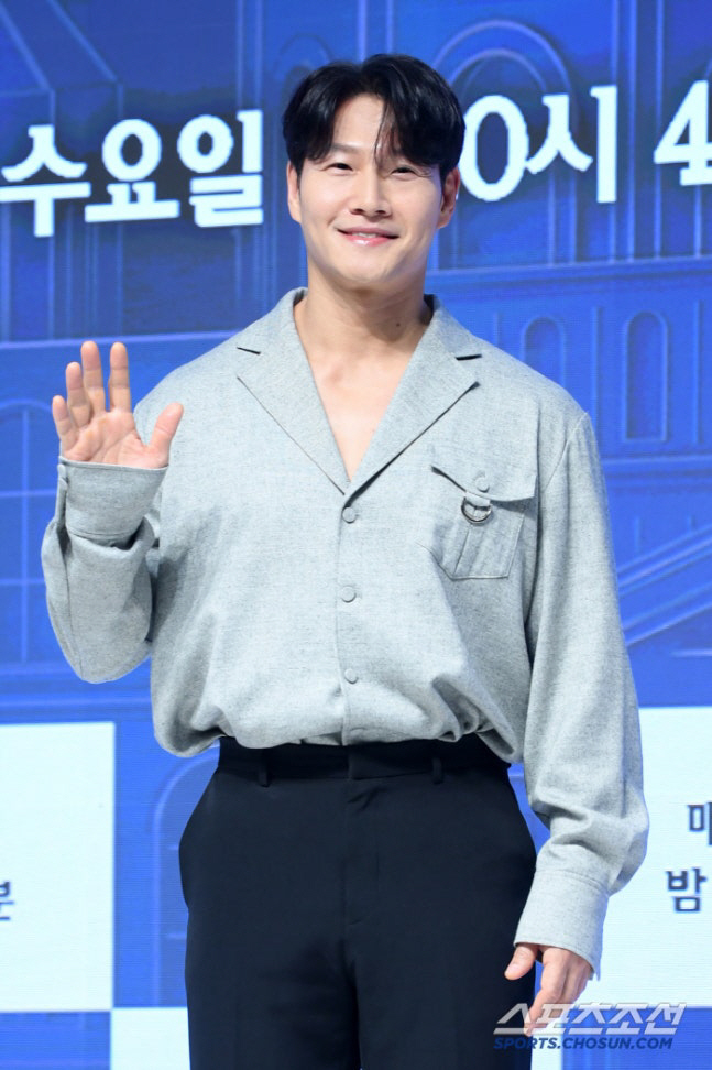 김종국, '극비 결혼식' 축하에 '런닝맨' 멤버들 우르르...차태현 "너…
