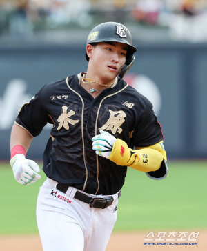 MVP 후보를 흔들었다…'신인왕' 자격 충분하다 '21호포 폭발'