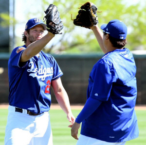 류현진X커쇼 추억은 방울방울…'222승 3045K' 떠나는 절친 향한 샤라웃 