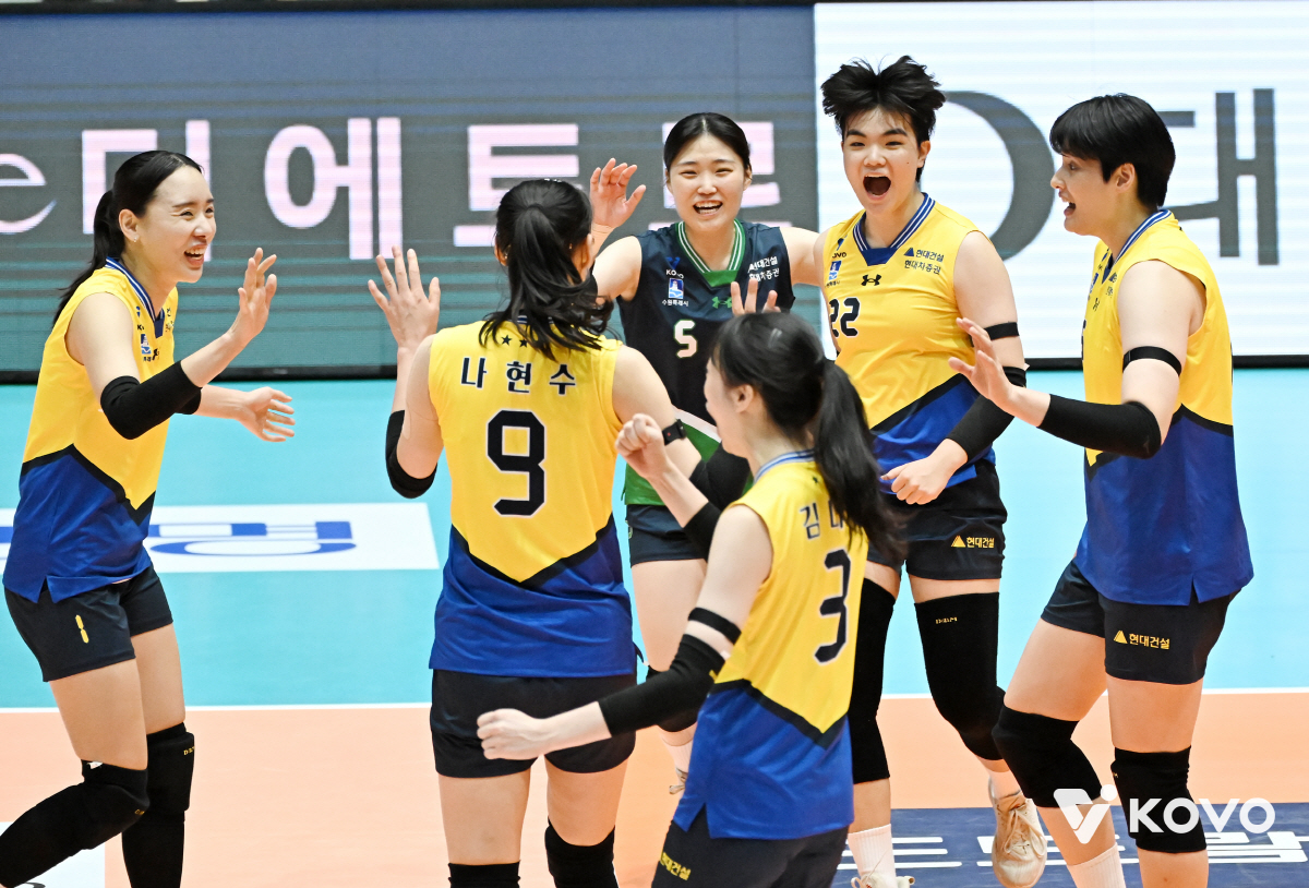 김연경 벌써 그립습니다.. 공백 이렇게 큰가. 디펜딩챔피언의 완패 → 흥…