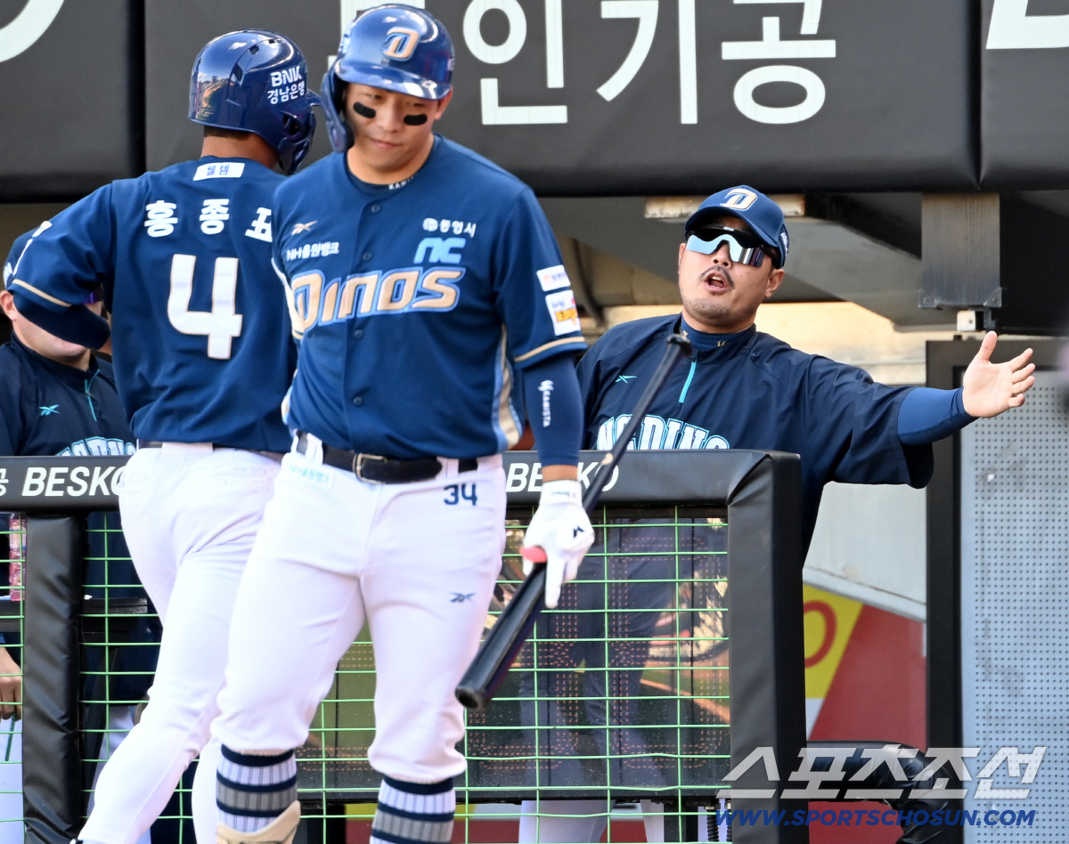 [포토] 이호준 감독, 홍종표 스피드 좋았어