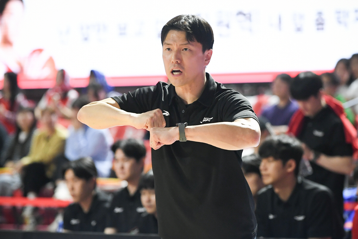 [현장인터뷰]'걱정 가득' 전희철 "우는소리 아니다" vs '벅찬 감정'…