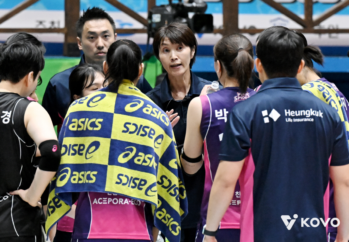 김연경 없으니 '꼴찌 싸움'하겠네.. 흥국생명 초비상 → 리시브 불안이 …