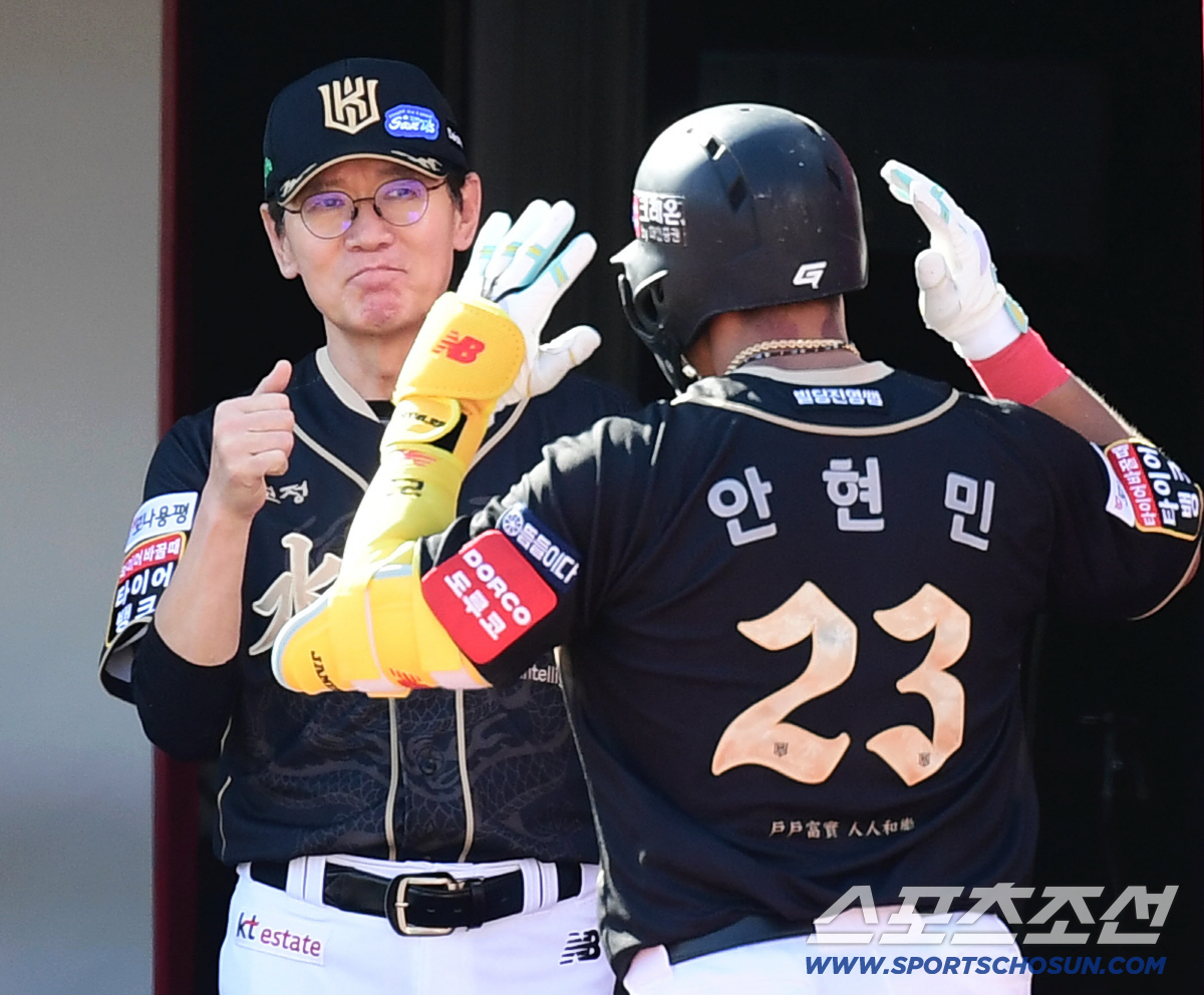 "LG는 우리한테 보상해줘야 돼" 1위 밀어주기 일등공신 됐다, 매직넘버…