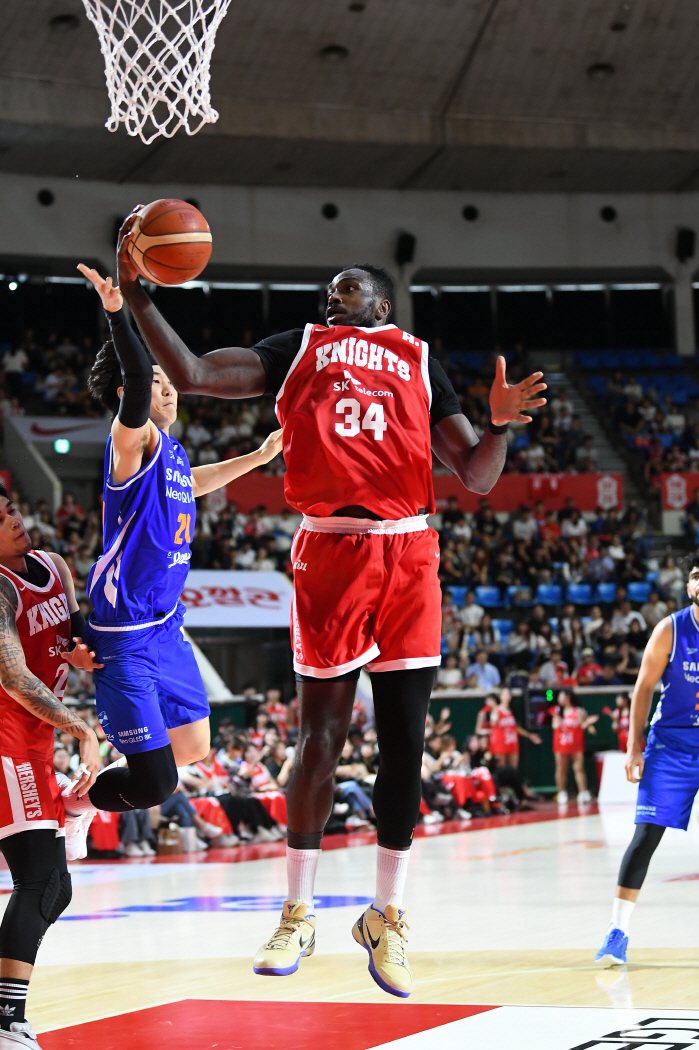 [현장리뷰]"역시 강하다!" 자밀 워니 27P-14RB-11AS '트리플더블' 폭발 SK, '이대성 복귀' 삼성 80-70 제압