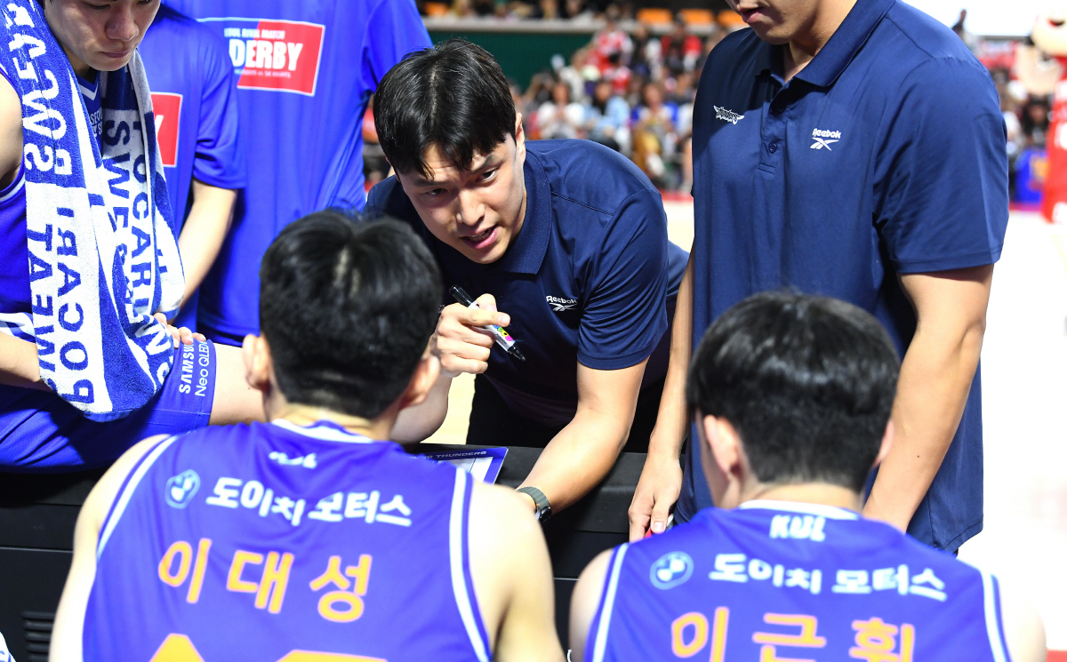 [현장리뷰]"역시 강하다!" 자밀 워니 27P-14RB-11AS '트리플…