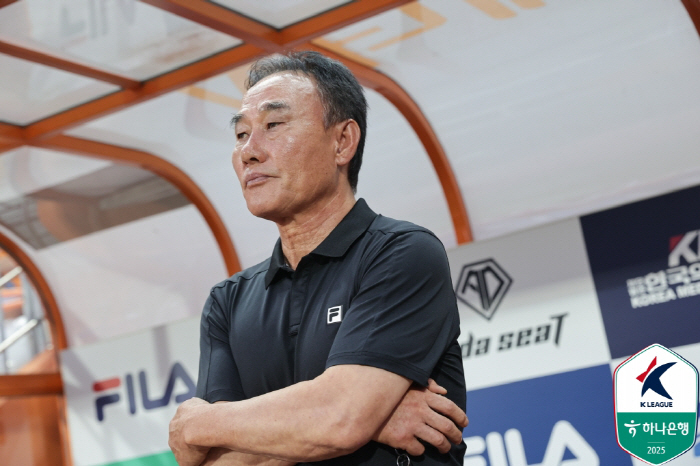 '2위 경쟁 도전' 박태하 감독의 맞춤 전술 "변화 통해 활로 찾을 것"…