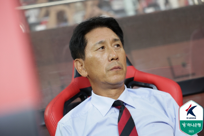 '2위 경쟁 도전' 박태하 감독의 맞춤 전술 "변화 통해 활로 찾을 것"…