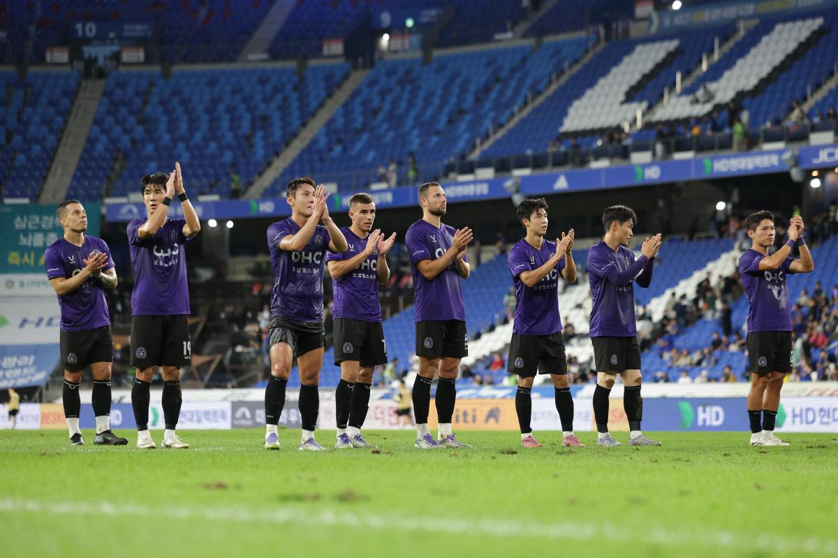 [현장인터뷰]화근이 된 '0-0 목표'→2차례 골대 불운, 유병훈 감독 …