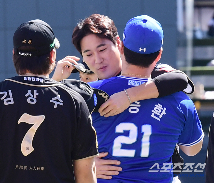 '상수도 규민도 울컥... 형님 먼저 아우들도 곧 따라갑니다' 함께 눈시울 붉힌 푸른 피 후배들