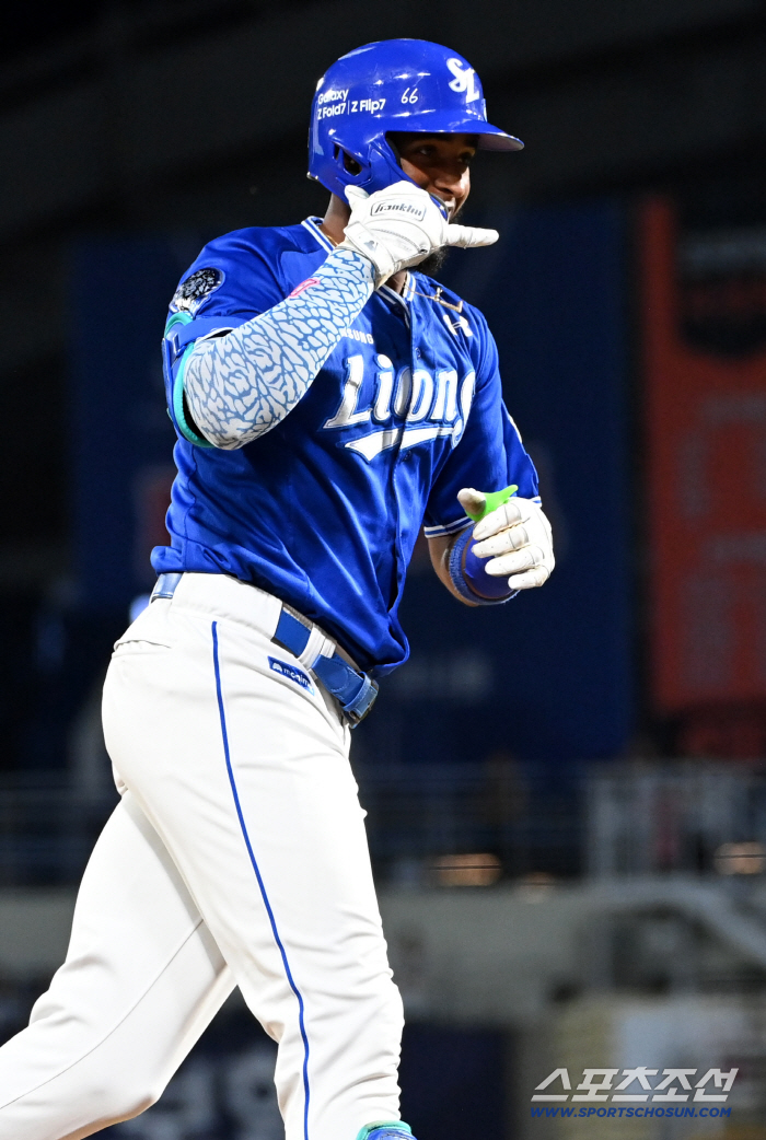 '역대 최초 임박' 이 외국인 함부로 버렸으면 어쩔 뻔했나…"한국 문화·야구 받아들이니, 믿었죠"