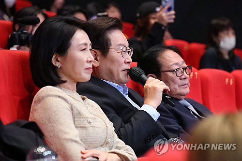 [특징주] CJ CGV, 李대통령 "영화 지원" 발언에 강세