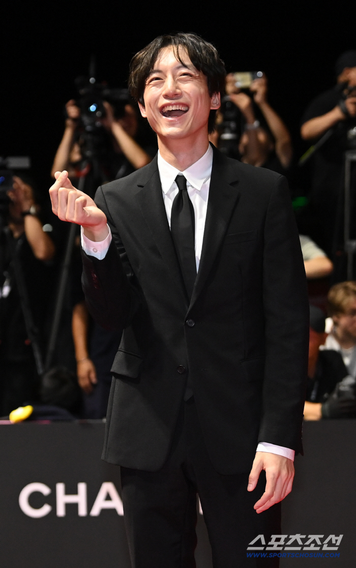 [SC-BIFF 중간결산] 30주년 빛낸 '어쩔수가없다'·'케데헌'→'논란' 사카구치 켄타로·지각 사태(종합)