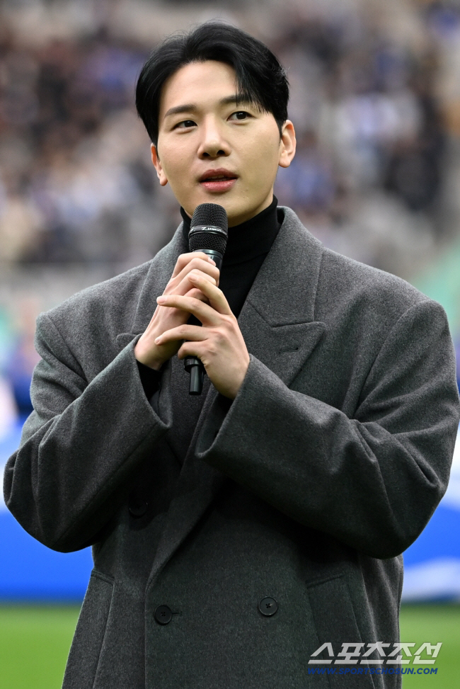 김민석, 뮤지컬 '데스노트' 개막 한달 앞두고 쏟아진 혹평 "꼭 만족시켜…