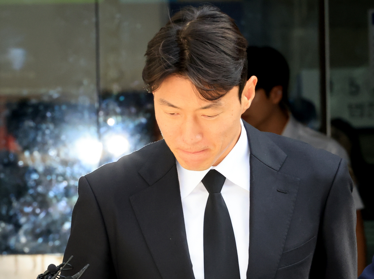 [오피셜]"준 영구제명→국가대표 불가" '불법촬영' 황의조, 국내 축구계…