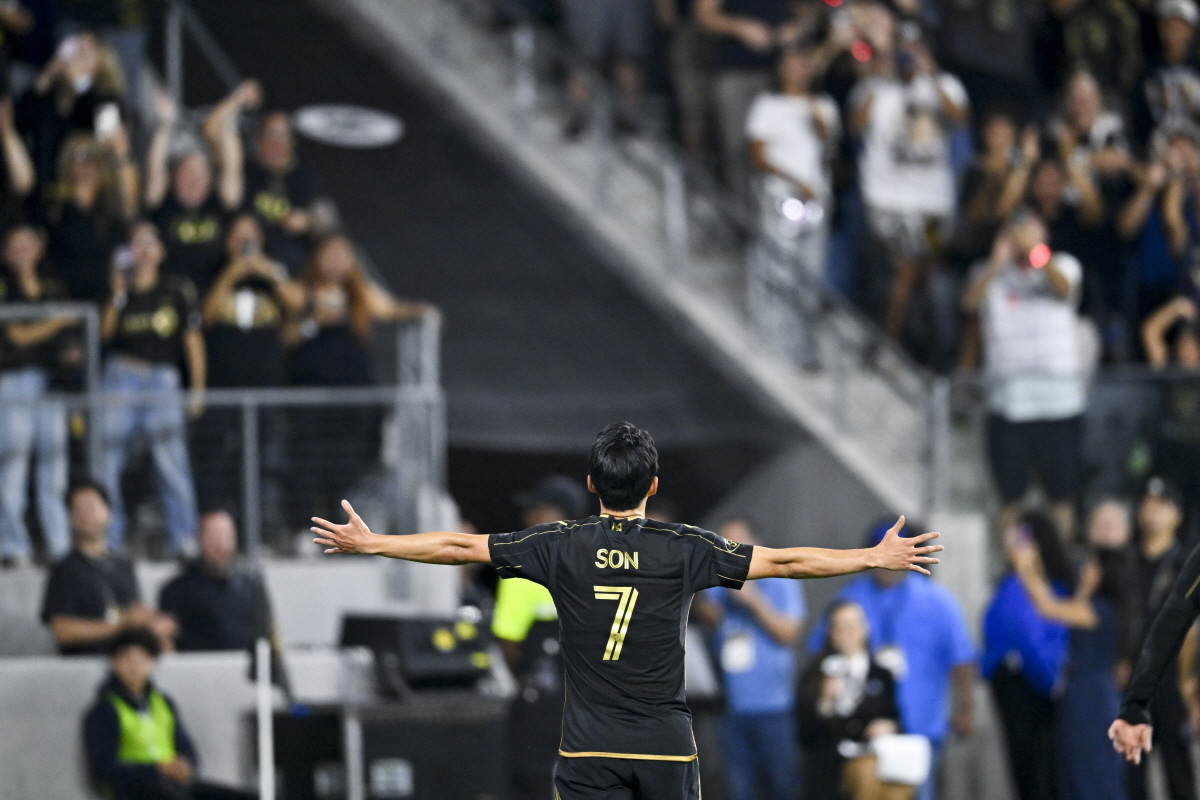 'MLS의 황소개구리' 손흥민 미국 축구 뒤흔드는 중! 첫 해트트릭→'1…