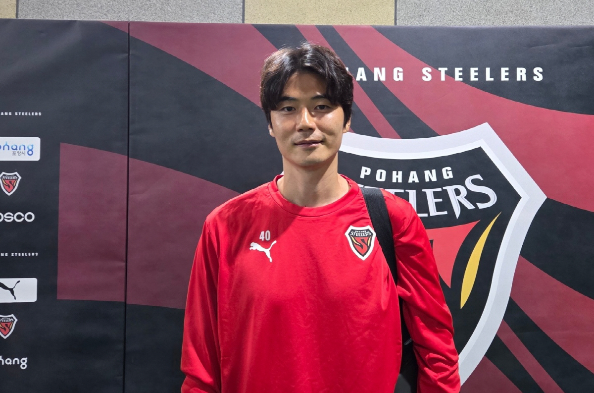 "데뷔골 넣으면 재밌는 거 찍기로" 포항에는 '레전드' 기성용도 피할 수…
