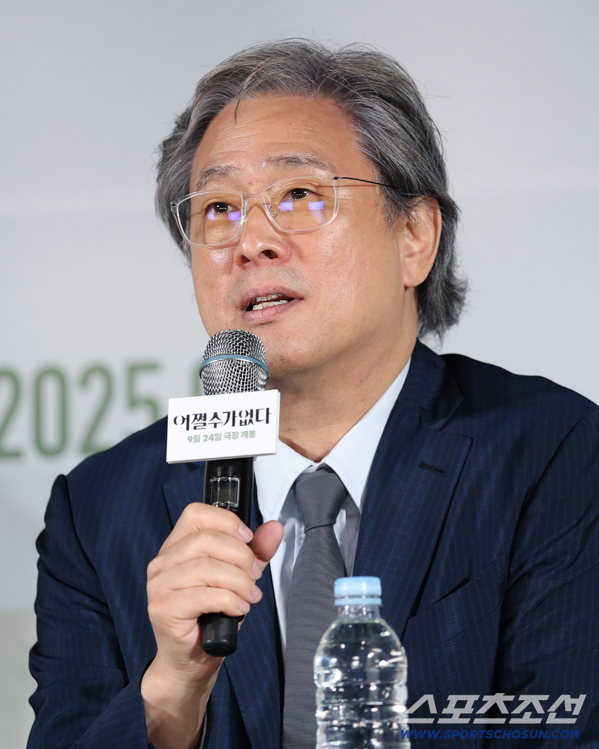 '어쩔수가없다' 박찬욱 "'헤어질 결심'이 가장 큰 경쟁작..관객 반응 …