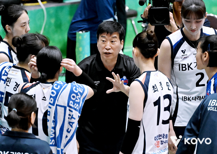 이주아·육서영 맹활약! IBK 컵대회 출발 좋다 → 정관장 3-1 완파