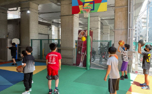 [스페셜리포트-일본 B리그와 지방 소멸 시대]④ 인구소멸 위기 군마의 반전   폐교 활용 홋카이도   일손 부족 오사카,  B리그가 연계하다