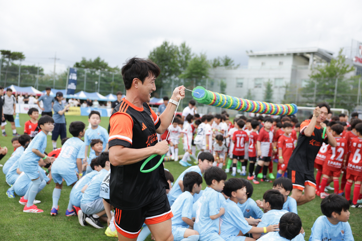 "가야돼 가야돼" K리거-축구 꿈나무가 부산에 모였다, 'K리그 퓨처스 …