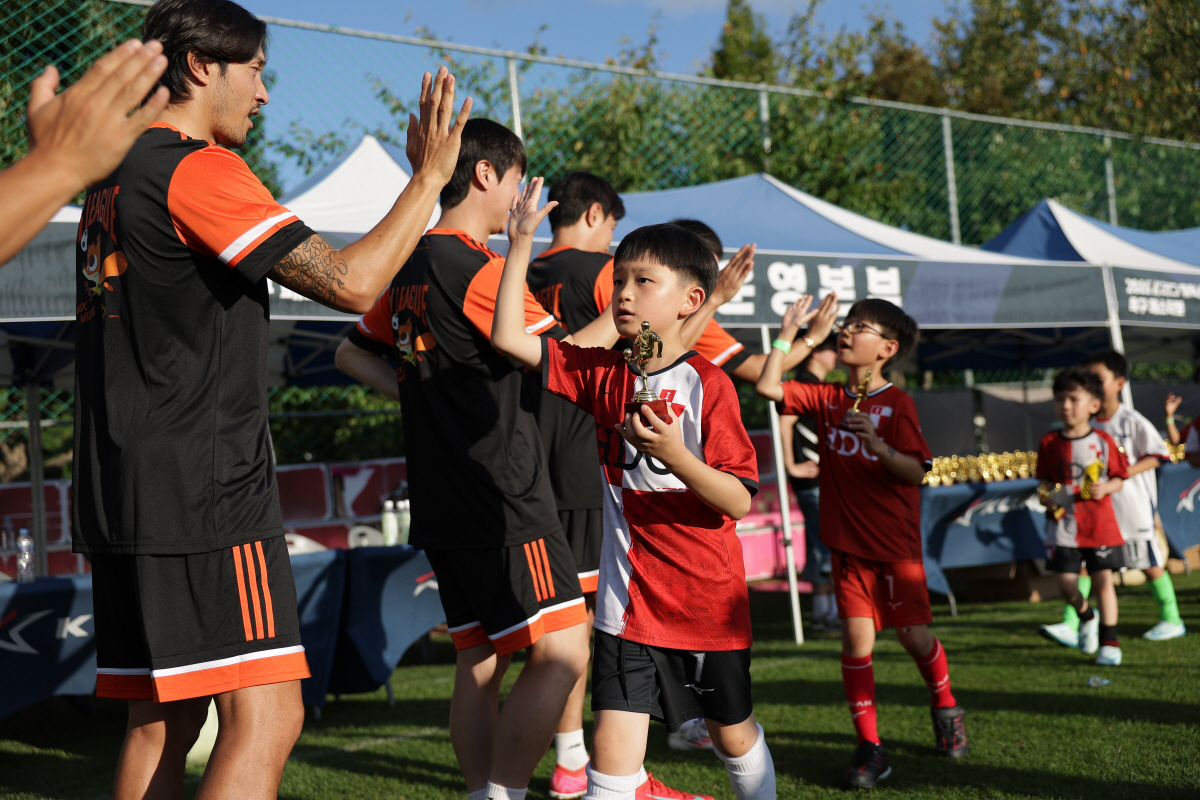 "가야돼 가야돼" K리거-축구 꿈나무가 부산에 모였다, 'K리그 퓨처스 …