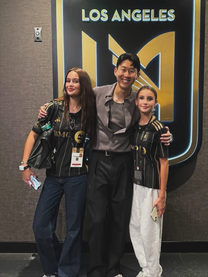 '손흥민 삼촌 다시 만나 행복해요' SON, 요리스 가족과 2년 만에 찰칵...아내도 반겨 "토트넘 떠나 LA서 뭉쳤다"